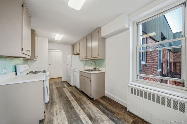 23-20 Bell Boulevard 6J, Bayside, NY 11360