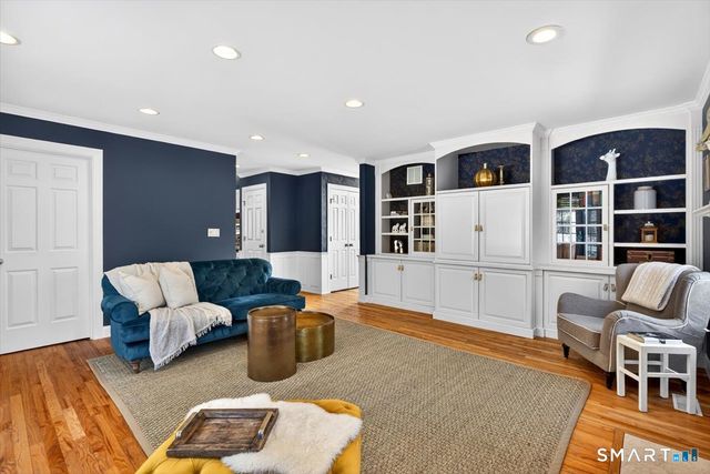 9 Woods End Lane, Weston, CT 06883