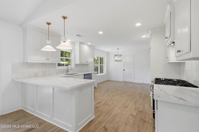 5326 Balmoral Drive, Jackson, MS 39211