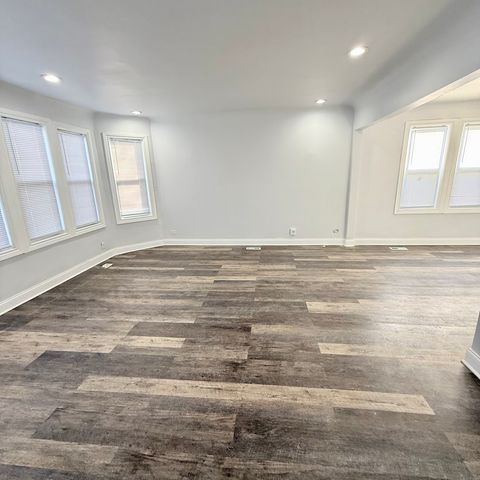 8640 S Blackstone Avenue, Chicago, IL 60619