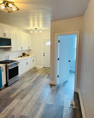 8640 S Blackstone Avenue, Chicago, IL 60619