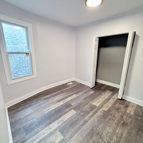 8640 S Blackstone Avenue, Chicago, IL 60619