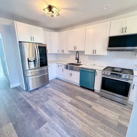 8640 S Blackstone Avenue, Chicago, IL 60619