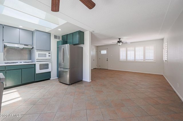 9854 N 1st Street, Phoenix, AZ 85020