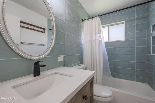 9854 N 1st Street, Phoenix, AZ 85020