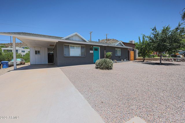 9854 N 1st Street, Phoenix, AZ 85020