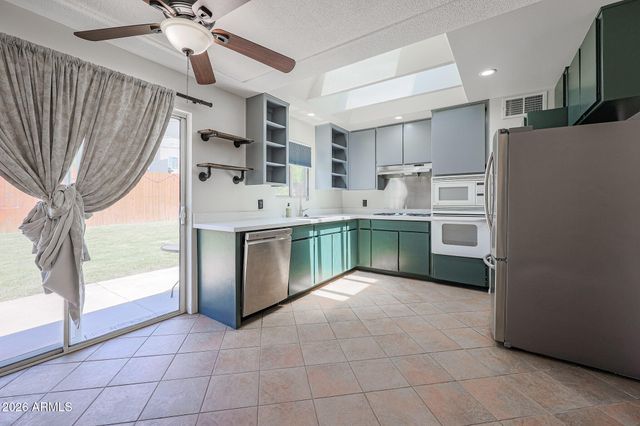 9854 N 1st Street, Phoenix, AZ 85020