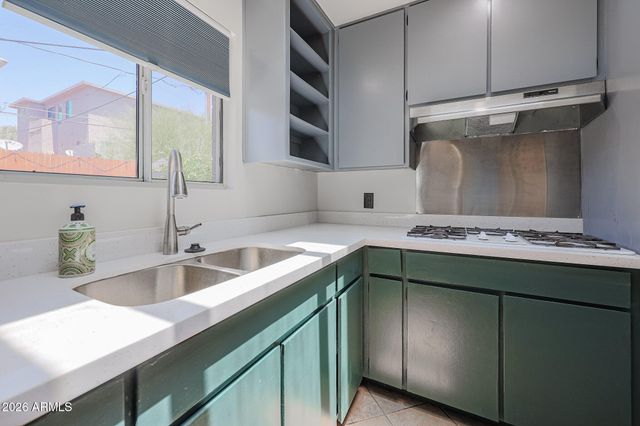 9854 N 1st Street, Phoenix, AZ 85020