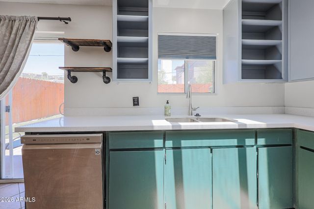 9854 N 1st Street, Phoenix, AZ 85020