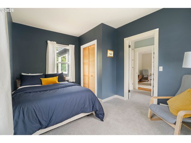 6221 Se MORRISON St, Portland, OR 97215
