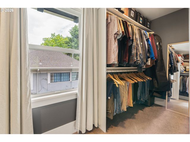 6221 Se MORRISON St, Portland, OR 97215