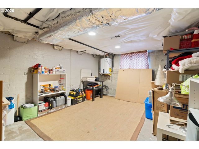 6221 Se MORRISON St, Portland, OR 97215