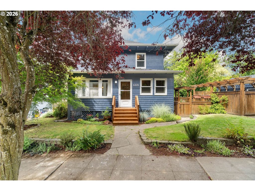 6221 Se MORRISON St, Portland, OR 97215