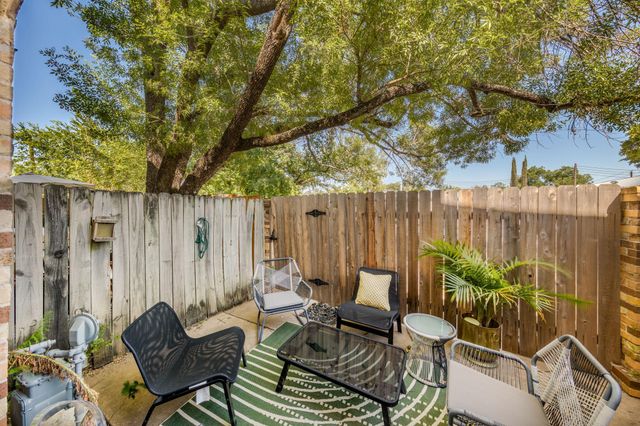 2300 Hancock DR 6, Austin, TX 78756