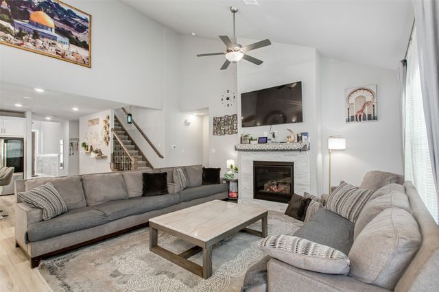 2437 Pinnacle Place, Corinth, TX 76210