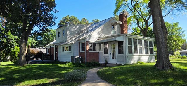 4579 Lakeshore Road, Fort Gratiot Twp, MI 48059