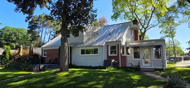 4579 Lakeshore Road, Fort Gratiot Twp, MI 48059