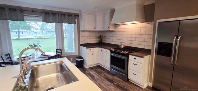 4579 Lakeshore Road, Fort Gratiot Twp, MI 48059