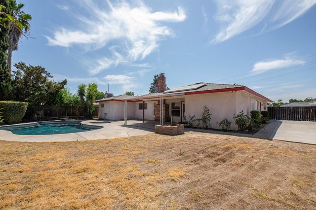 7466 N 4th, Fresno, CA 93704
