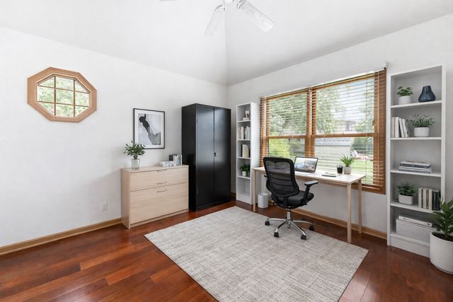 484 Blodgett Court, Naperville, IL 60565