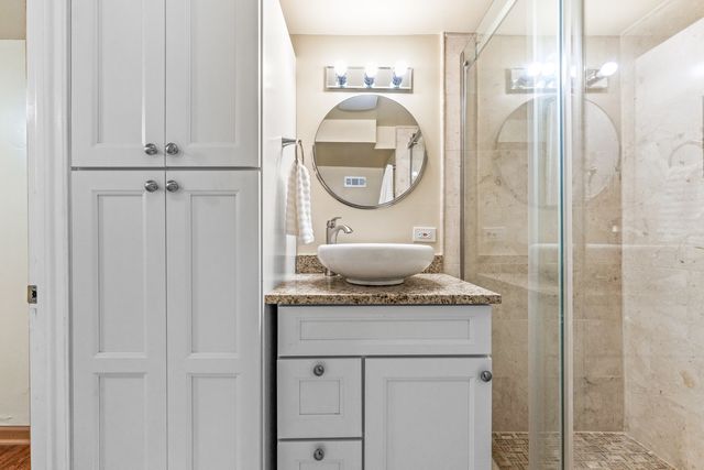 484 Blodgett Court, Naperville, IL 60565