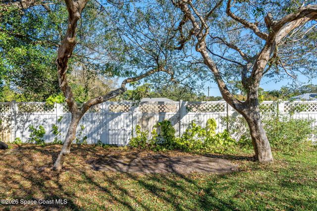 853 Lexington Street NE, Palm Bay, FL 32907