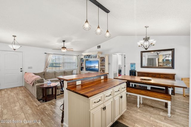 853 Lexington Street NE, Palm Bay, FL 32907