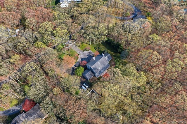 5 Oakwood Drive, Lloyd Harbor, NY 11743