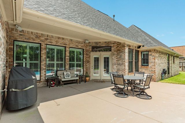 607 Walnut Street, Lake Jackson, TX 77566
