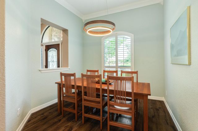 607 Walnut Street, Lake Jackson, TX 77566