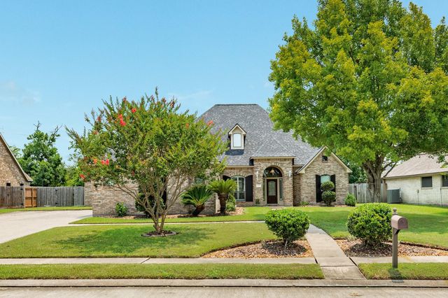 607 Walnut Street, Lake Jackson, TX 77566