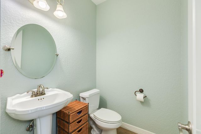 607 Walnut Street, Lake Jackson, TX 77566