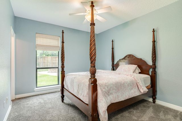 607 Walnut Street, Lake Jackson, TX 77566