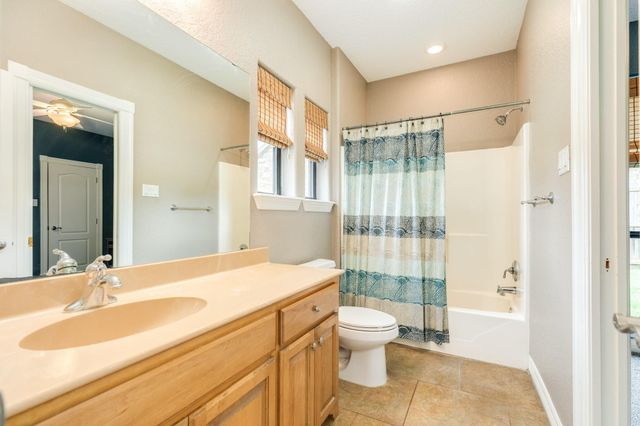607 Walnut Street, Lake Jackson, TX 77566