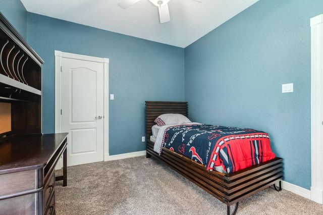 607 Walnut Street, Lake Jackson, TX 77566