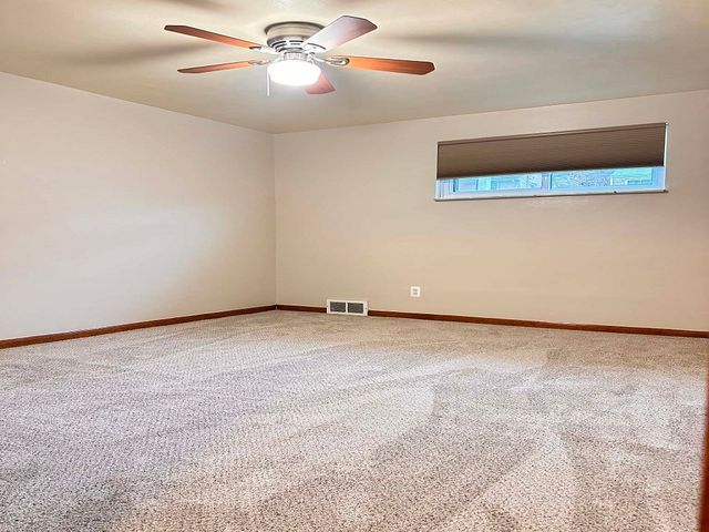 3541 Wallace Dr, Baldwin Boro, PA 15227