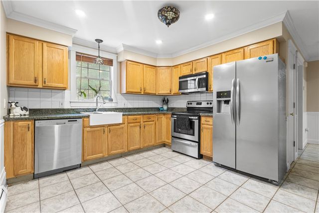 16 Karen Drive, Hopkinton, RI 02832