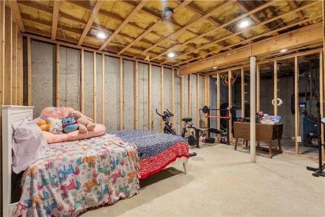 16 Karen Drive, Hopkinton, RI 02832