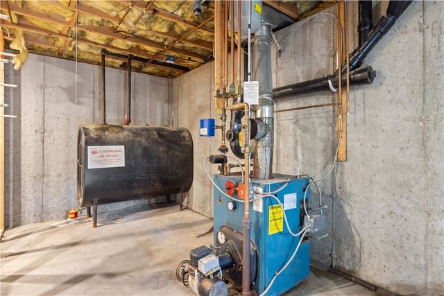 16 Karen Drive, Hopkinton, RI 02832