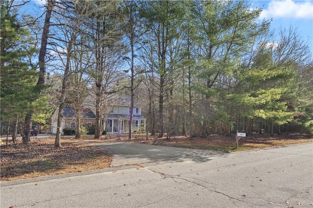 16 Karen Drive, Hopkinton, RI 02832