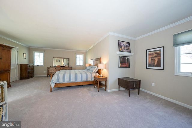 318 LONG RIDGE LN, Exton, PA 19341