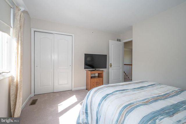 318 LONG RIDGE LN, Exton, PA 19341