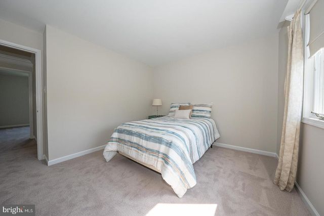 318 LONG RIDGE LN, Exton, PA 19341
