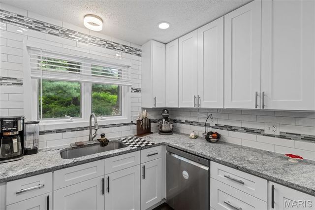 13215 Copper Kettle Court, St Louis, MO 63146