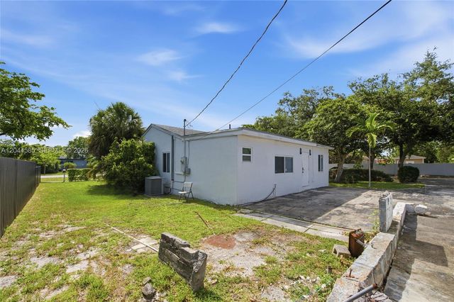 12475 NW 10th Ave, North Miami, FL 33168