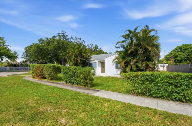 12475 NW 10th Ave, North Miami, FL 33168