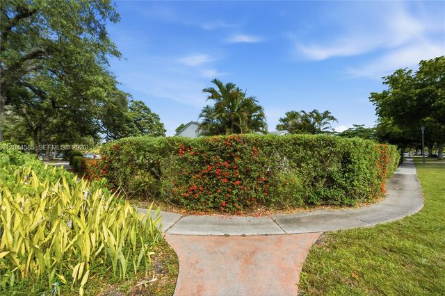 12475 NW 10th Ave, North Miami, FL 33168