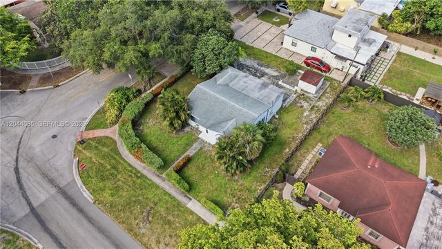 12475 NW 10th Ave, North Miami, FL 33168