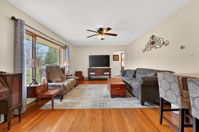 2315 S Lombardy LANE, New Berlin, WI 53151