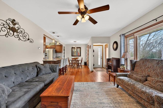 2315 S Lombardy LANE, New Berlin, WI 53151